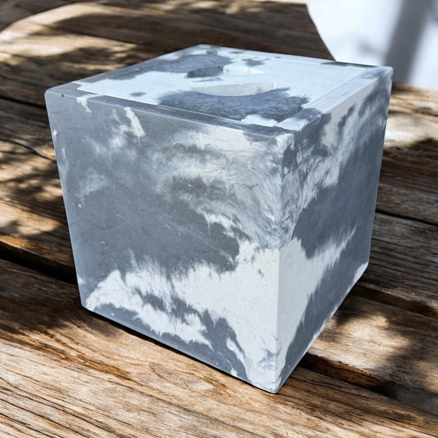 Sichtbeton-Würfel „FireCube“