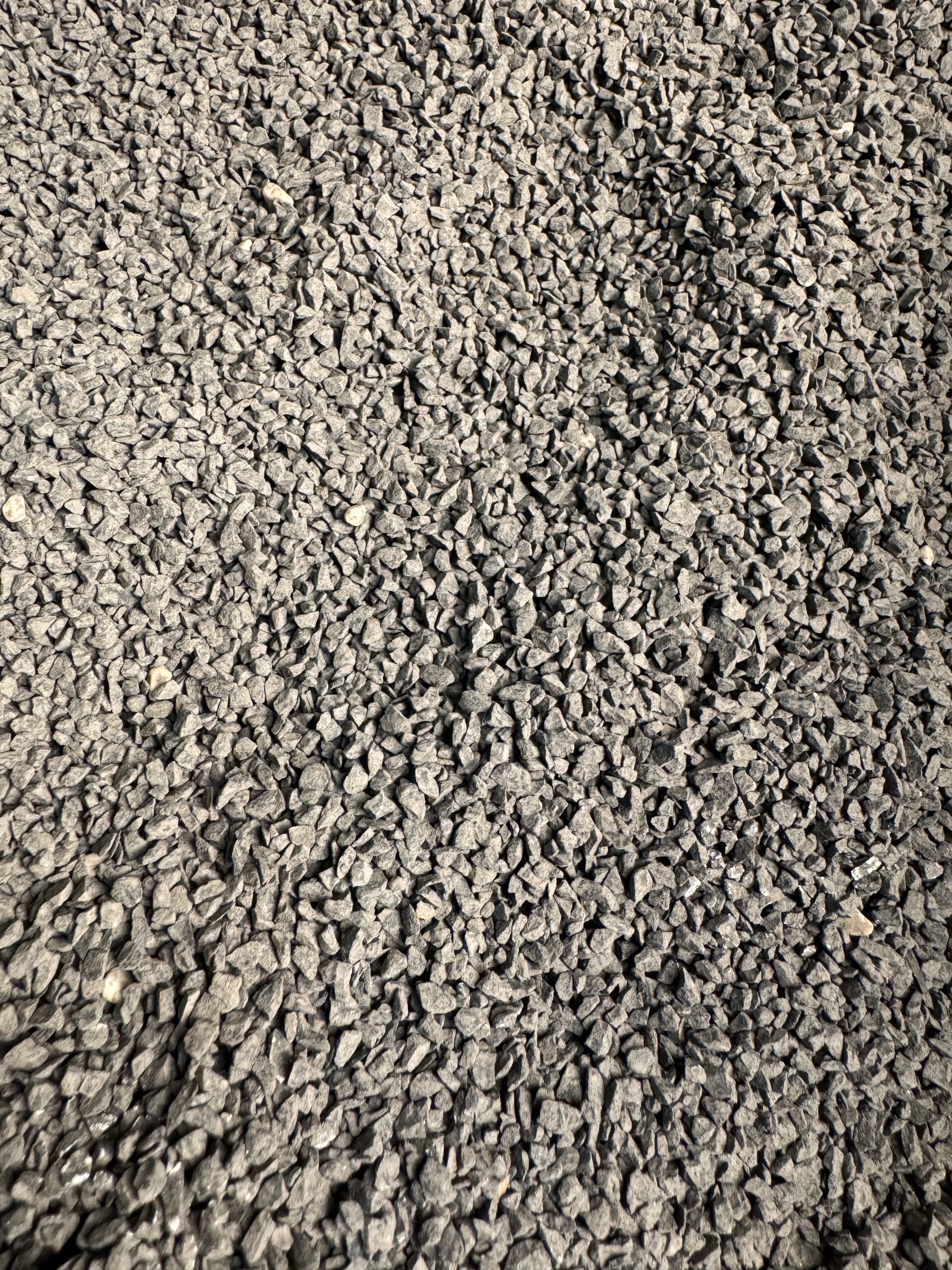 Nero Ebano Splitt – Premium Gesteinskörnung für Terrazzo & Sichtbeton