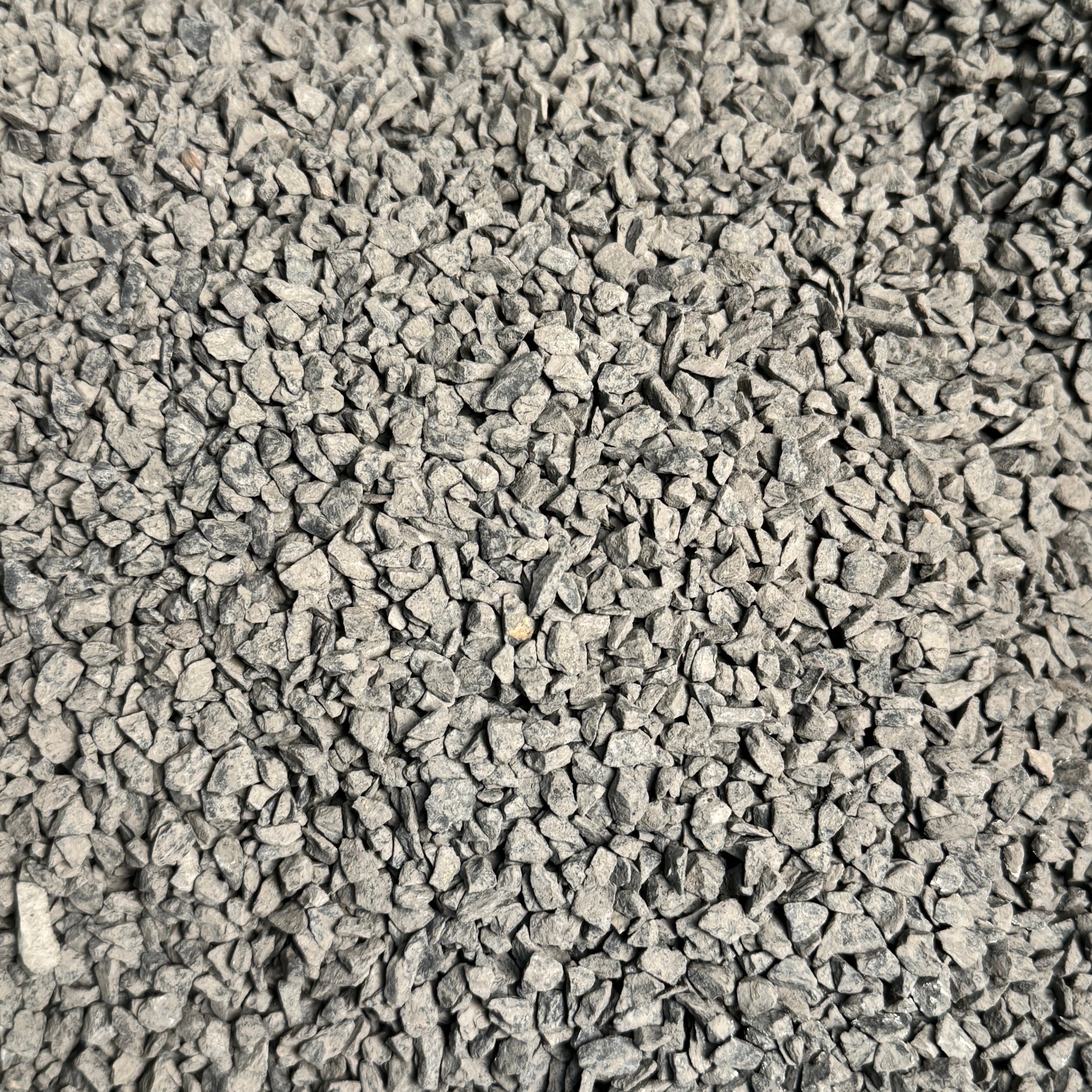 Nero Ebano Splitt – Premium Gesteinskörnung für Terrazzo & Sichtbeton