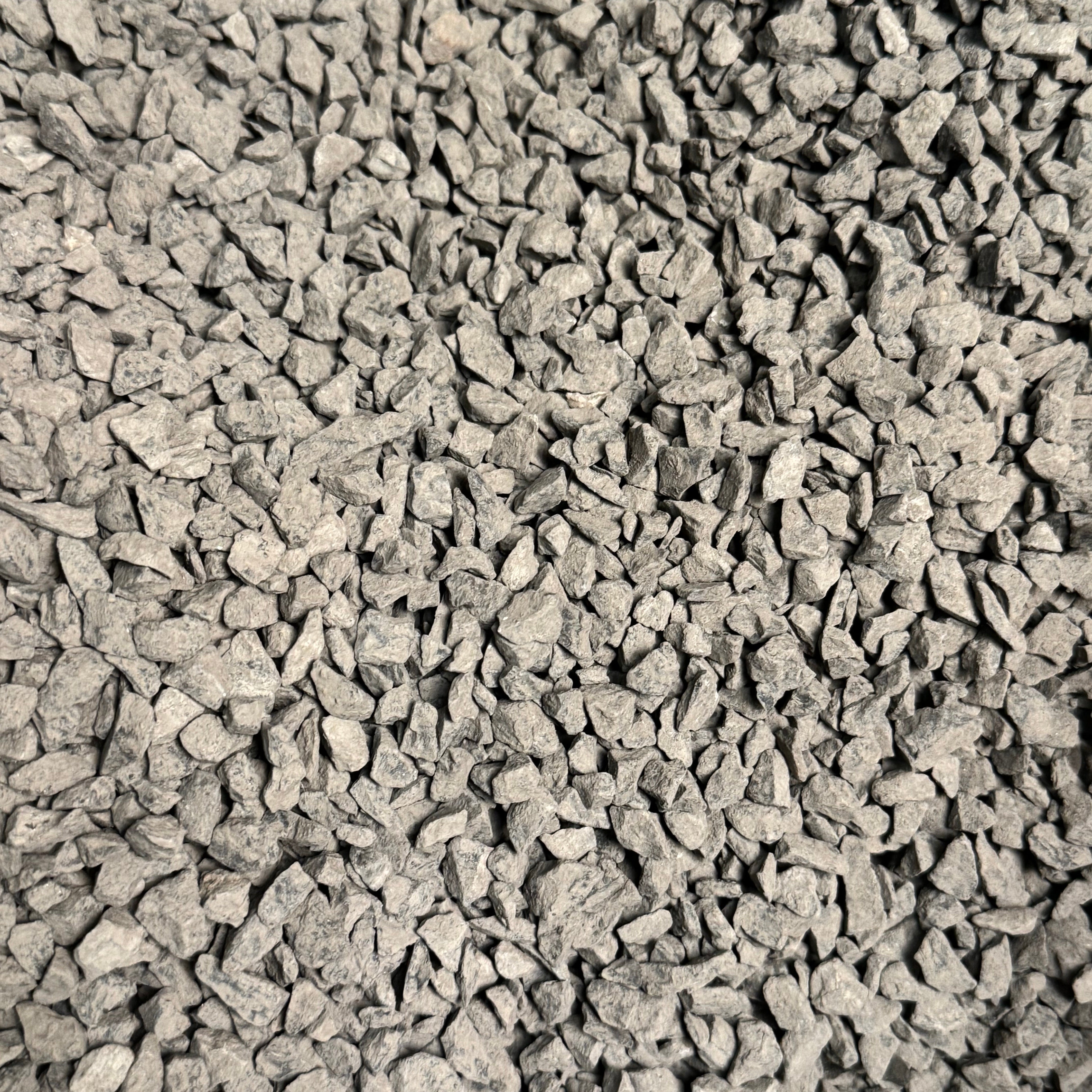 Nero Ebano Splitt – Premium Gesteinskörnung für Terrazzo & Sichtbeton