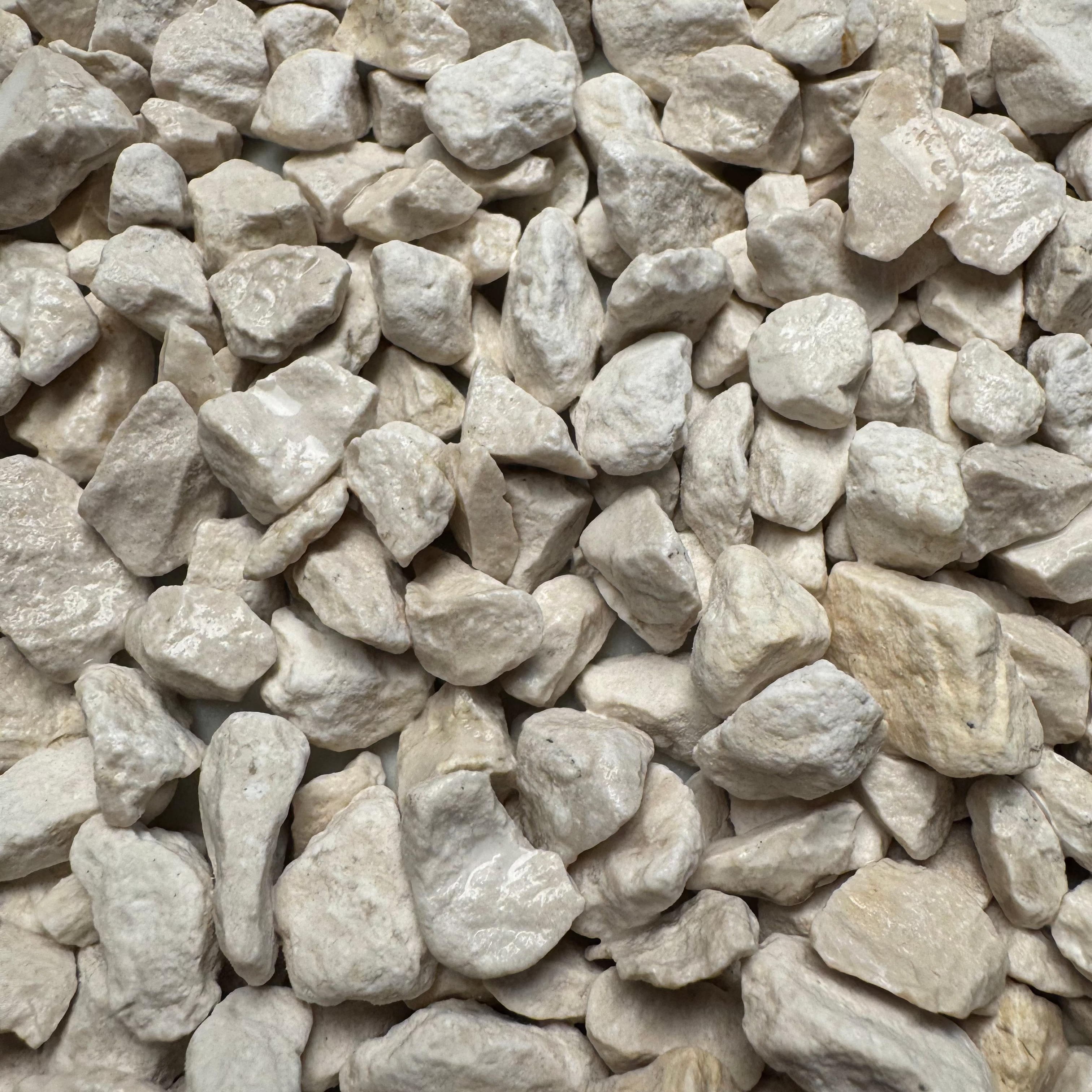 Ulmer Weiß Splitt – Premium Gesteinskörnung für Terrazzo & Sichtbeton