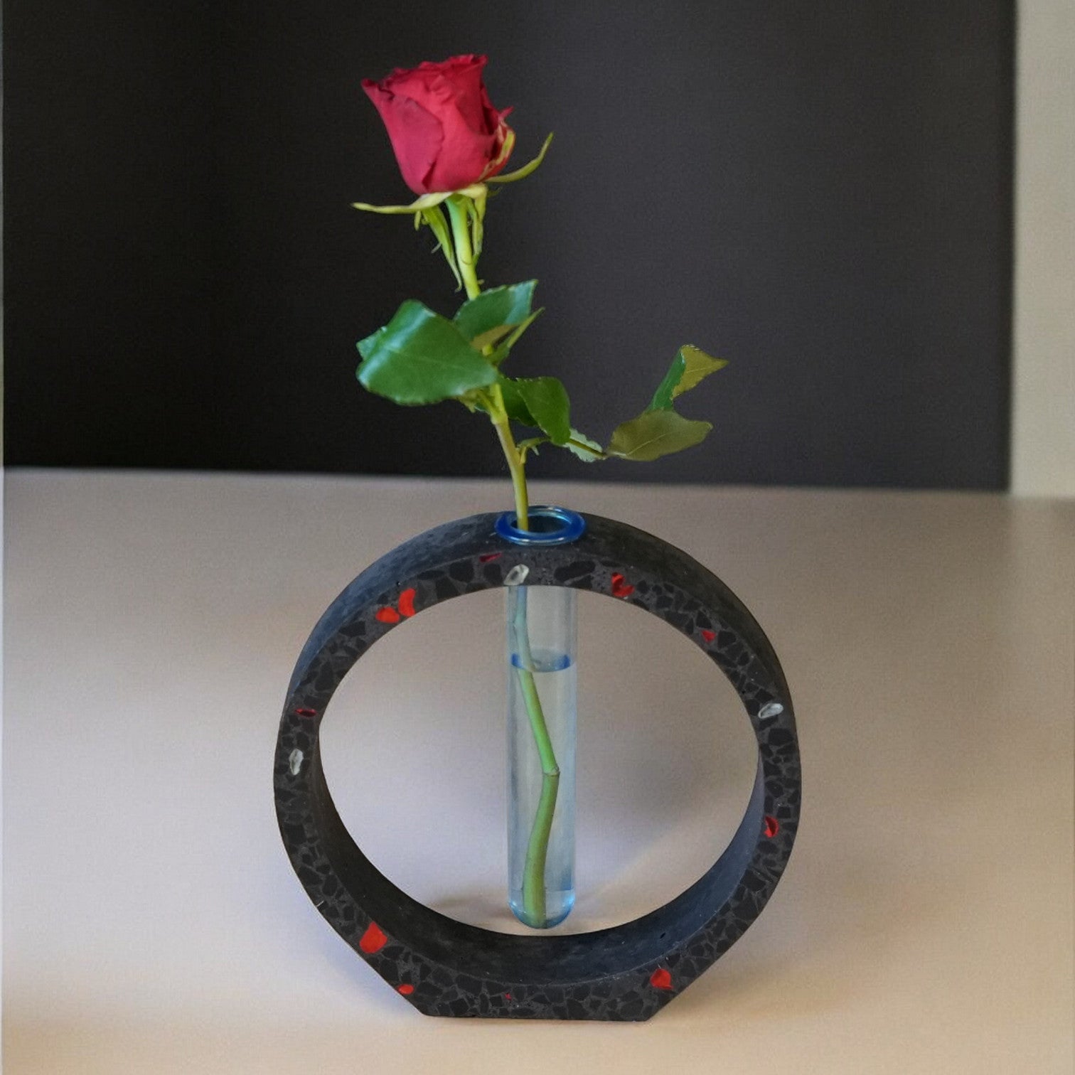 Terrazzo-Blumenvase "OneFlower"