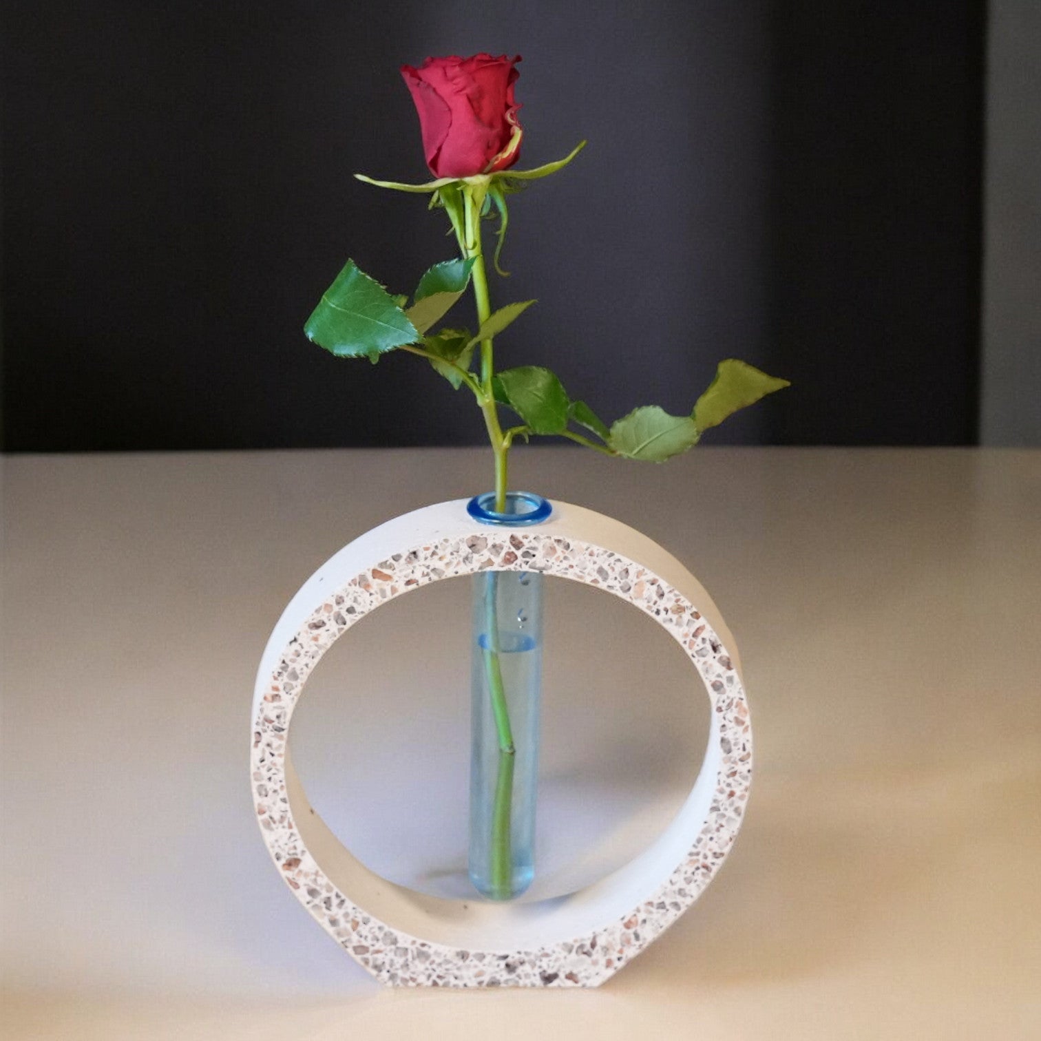 Terrazzo-Blumenvase "OneFlower"