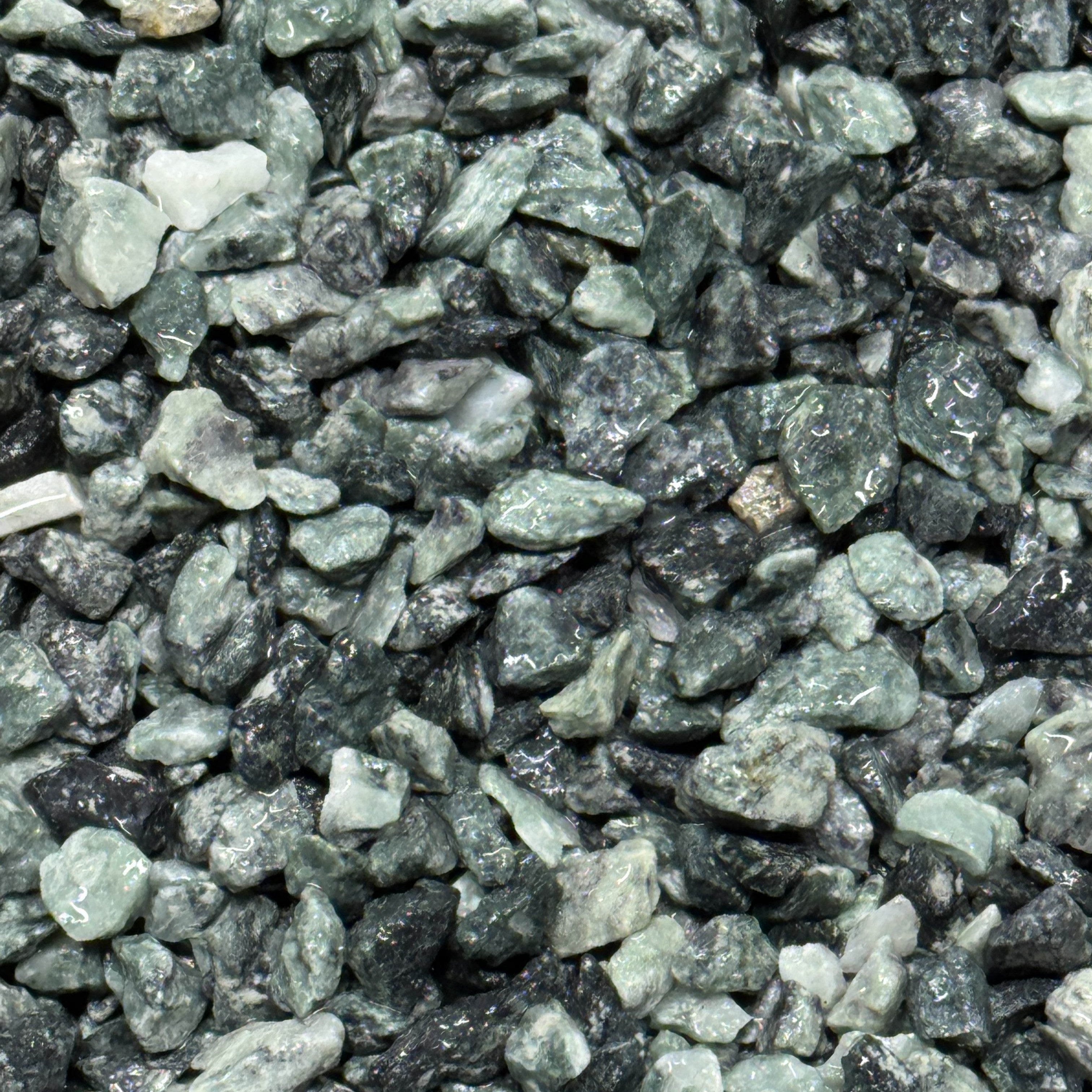 Verde Alpi Splitt – Premium Gesteinskörnung für Terrazzo & Sichtbeton